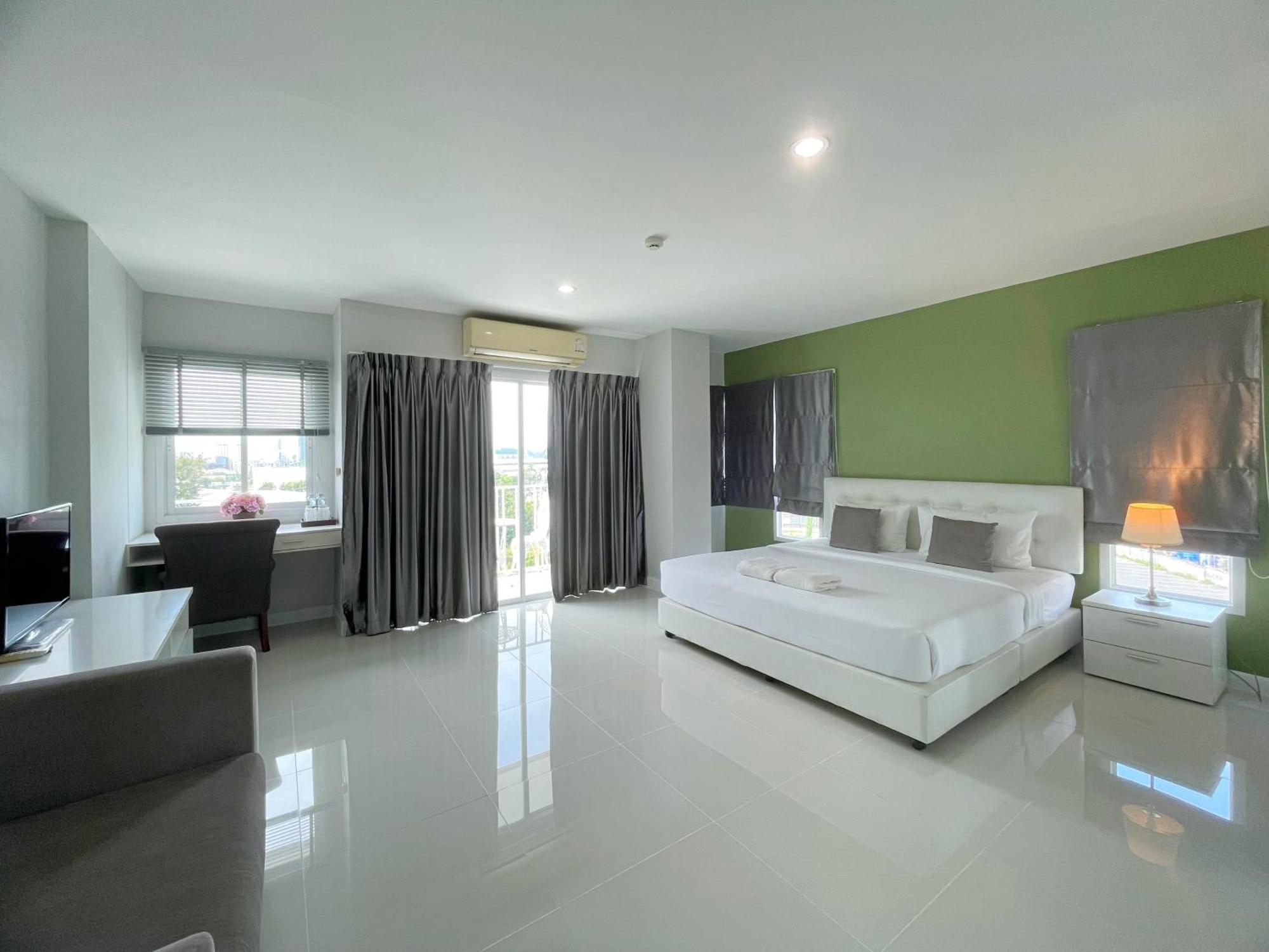 Hotel Baan Pattaya By Sabai Zewnętrze zdjęcie