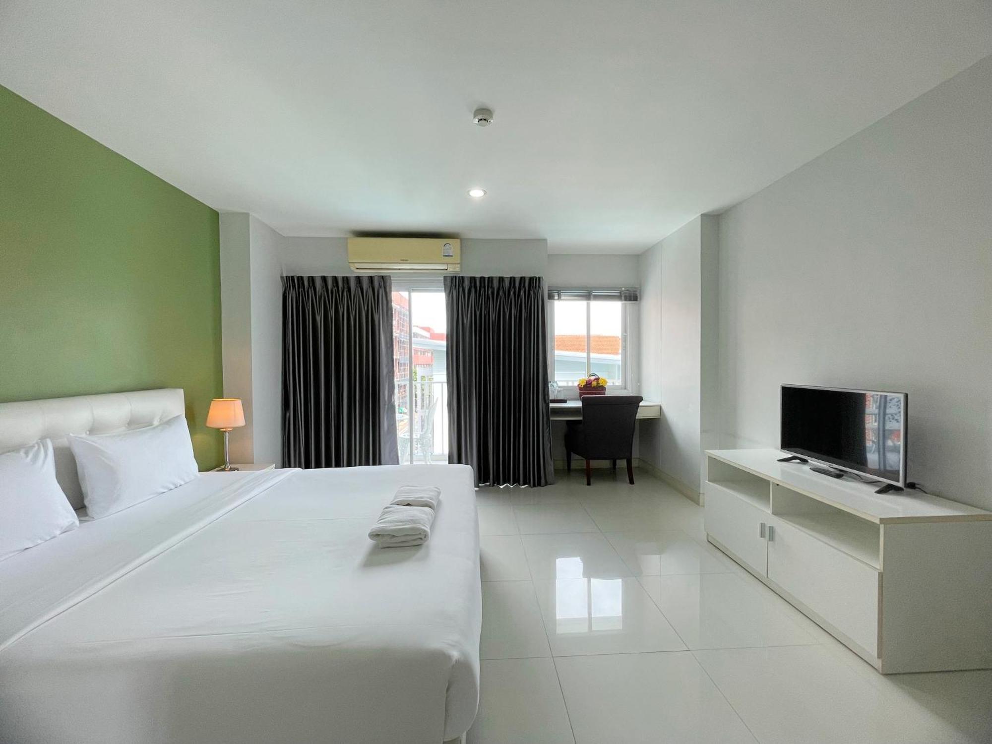 Hotel Baan Pattaya By Sabai Zewnętrze zdjęcie