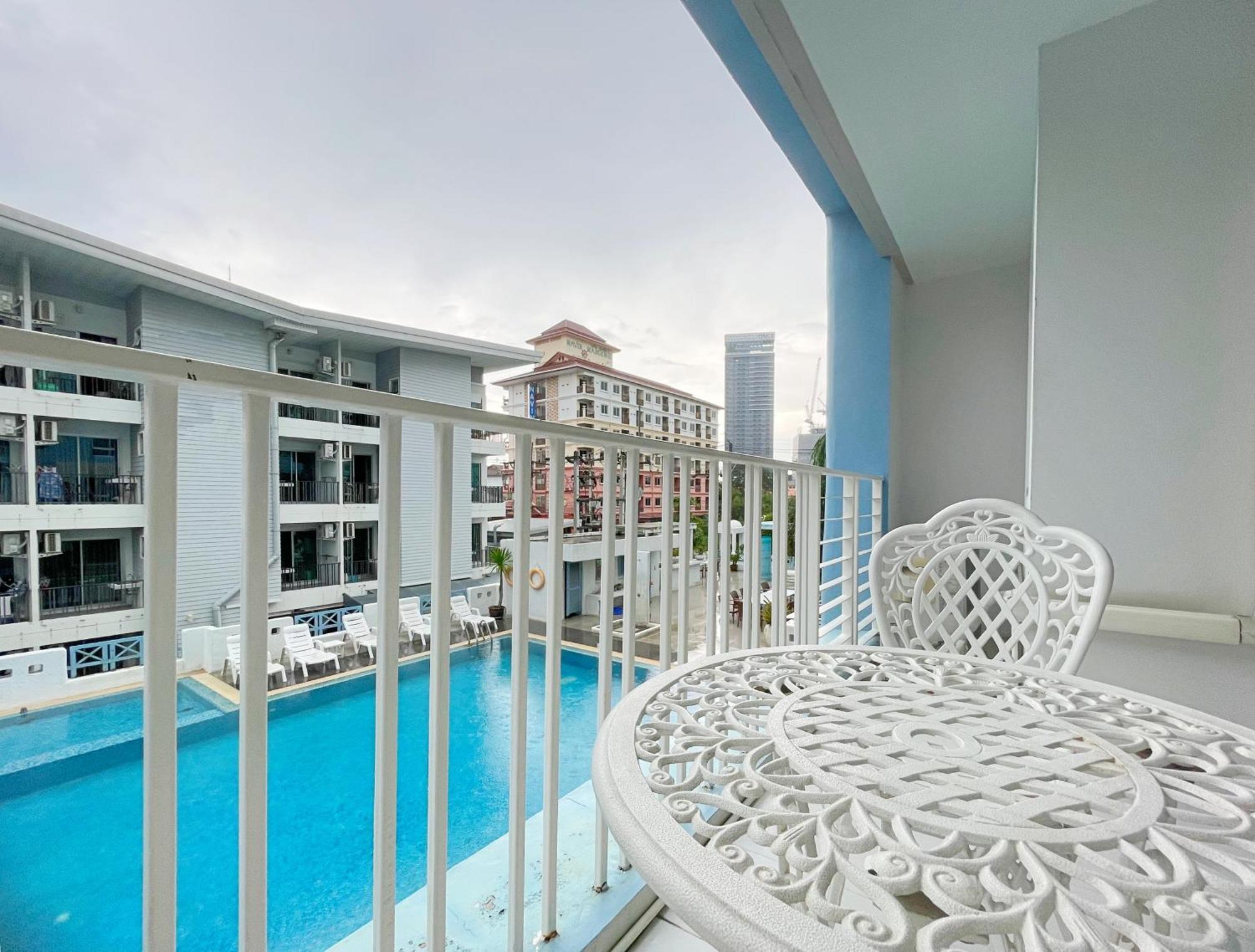 Hotel Baan Pattaya By Sabai Zewnętrze zdjęcie