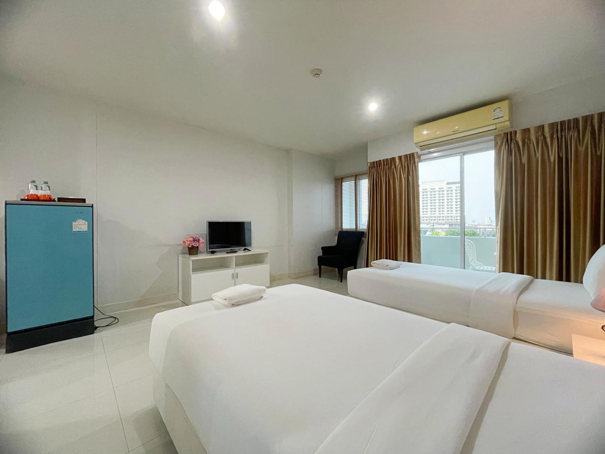Hotel Baan Pattaya By Sabai Zewnętrze zdjęcie