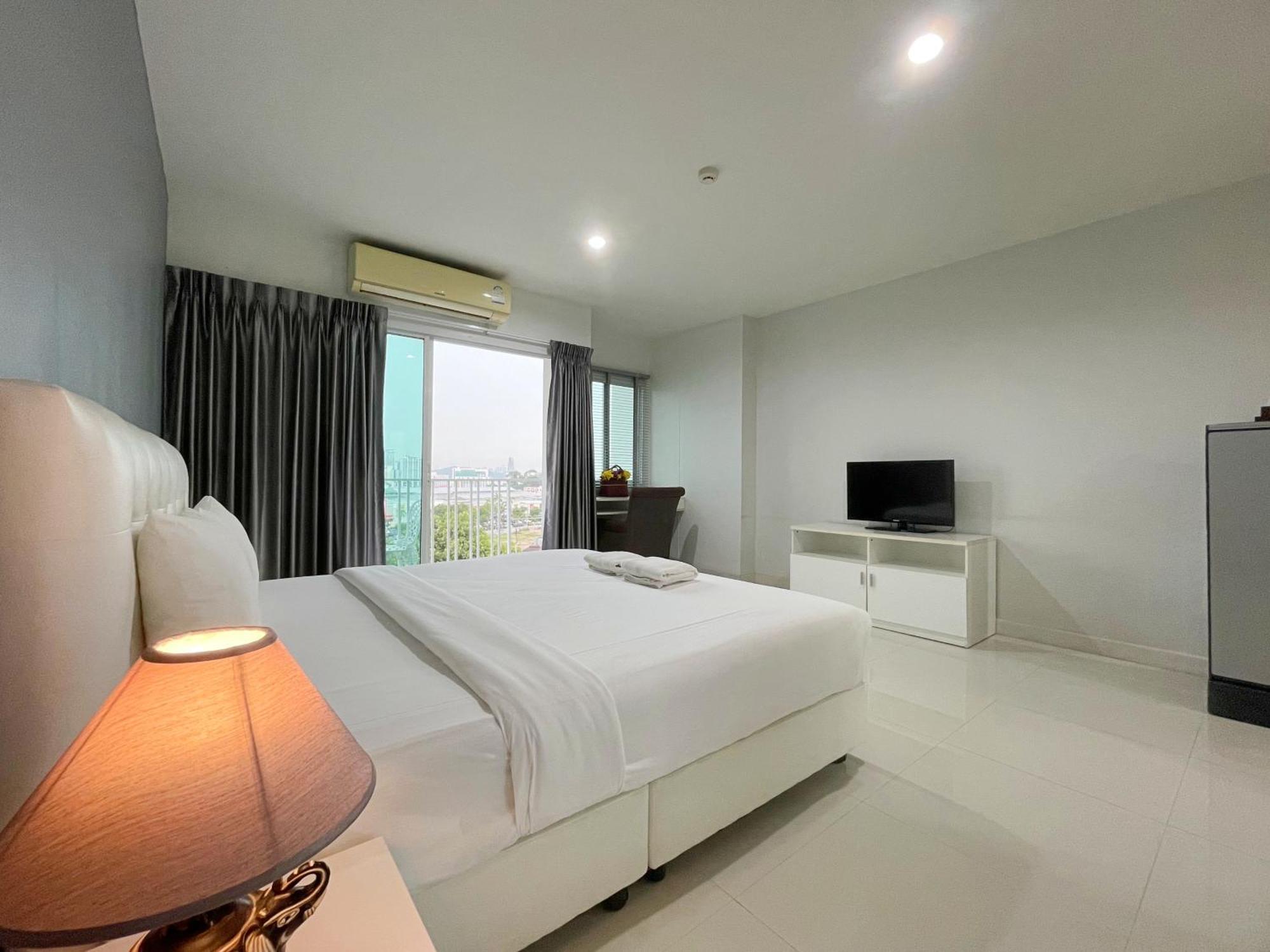 Hotel Baan Pattaya By Sabai Zewnętrze zdjęcie