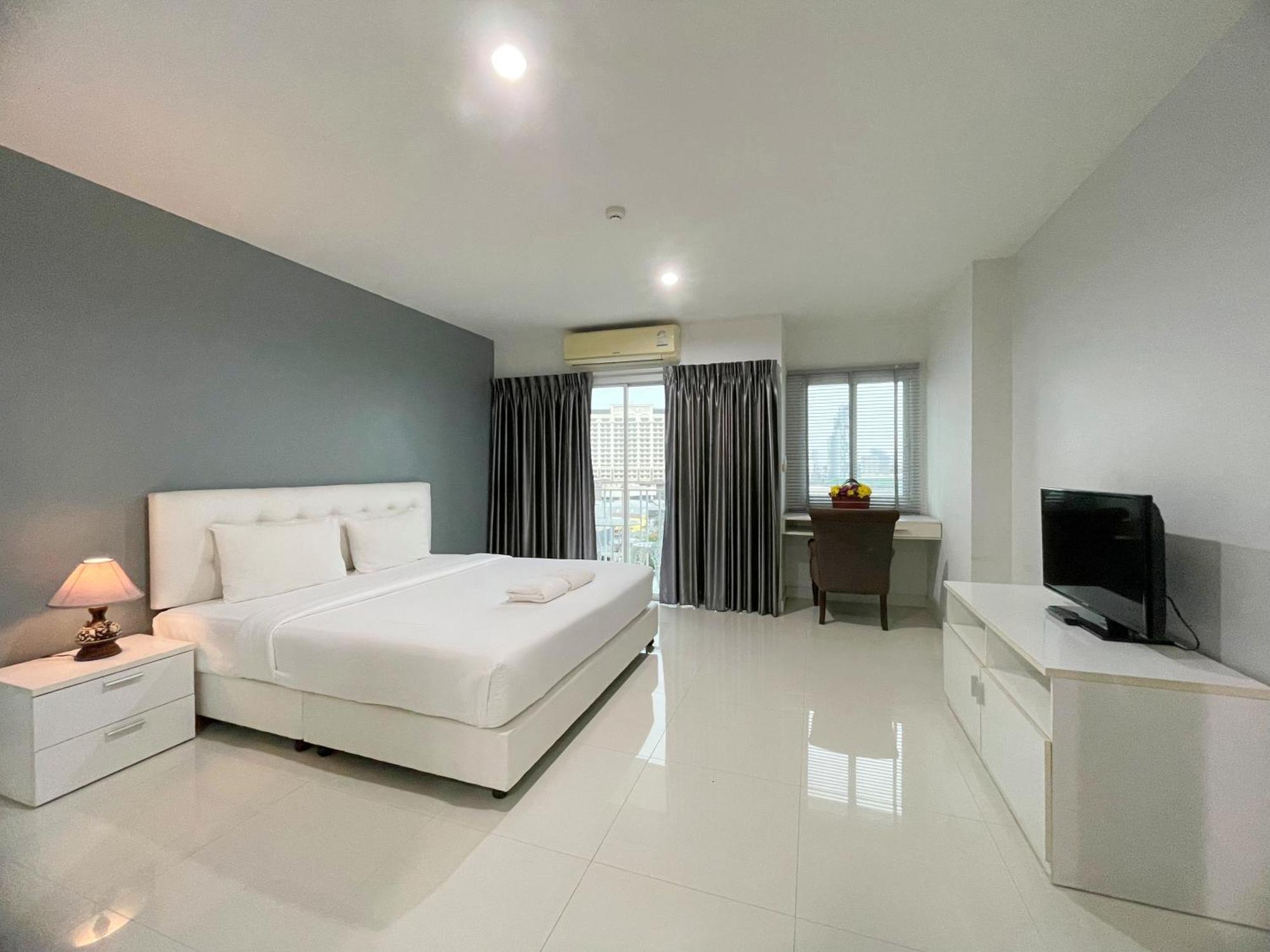 Hotel Baan Pattaya By Sabai Zewnętrze zdjęcie
