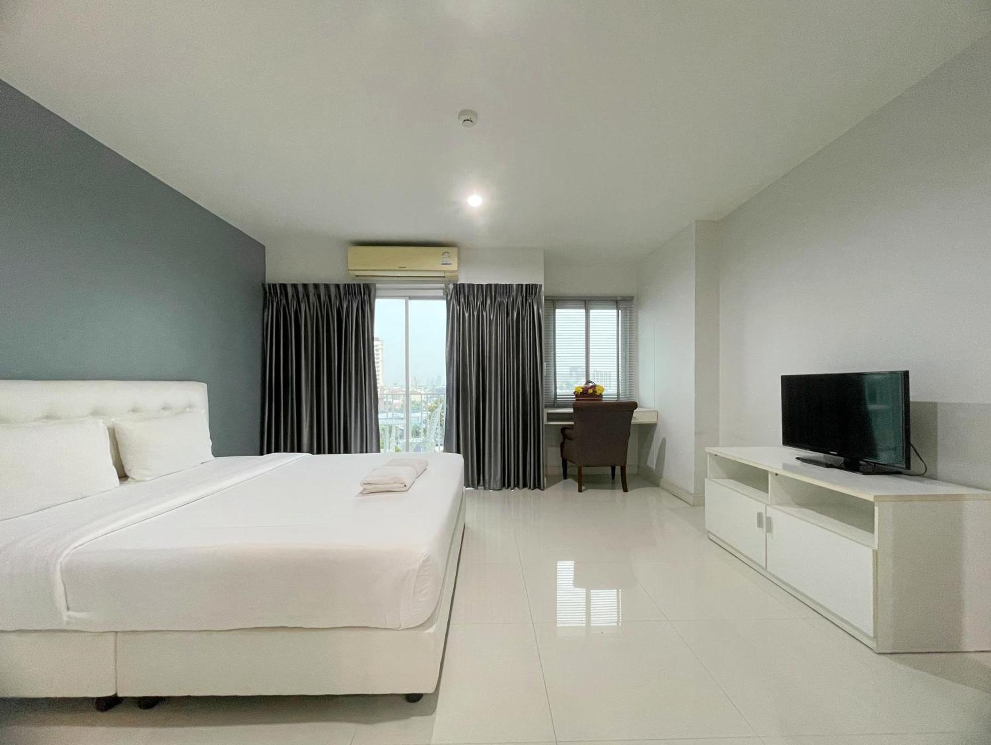 Hotel Baan Pattaya By Sabai Zewnętrze zdjęcie